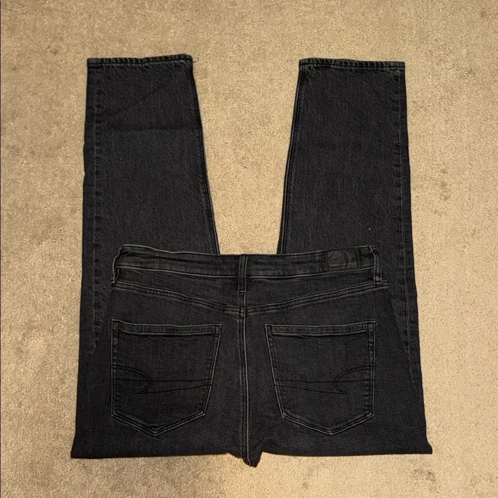 American Eagle Strigid Mom Jeans - Picture 2 of 6